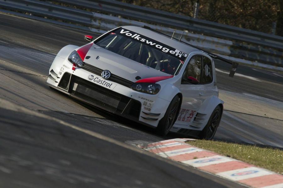  Volkswagen Golf24 24h Nurburgring 2011 года  (фото 29 из 34)